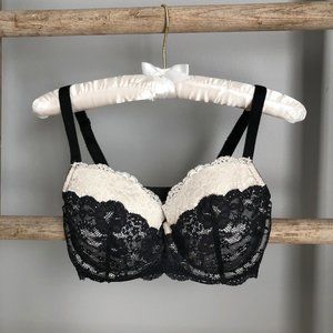 VS Dream Angels Black/White Lace 34DD